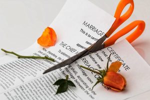 What does a divorce decree meaning look like? 